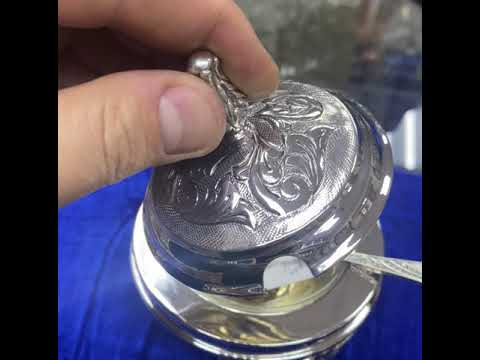 Серебряная икорница  со стеклом и крышкой, ИК035