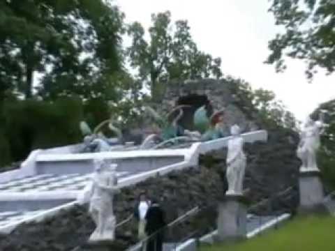 San Pietroburgo la reggia di Peterhof I giardini