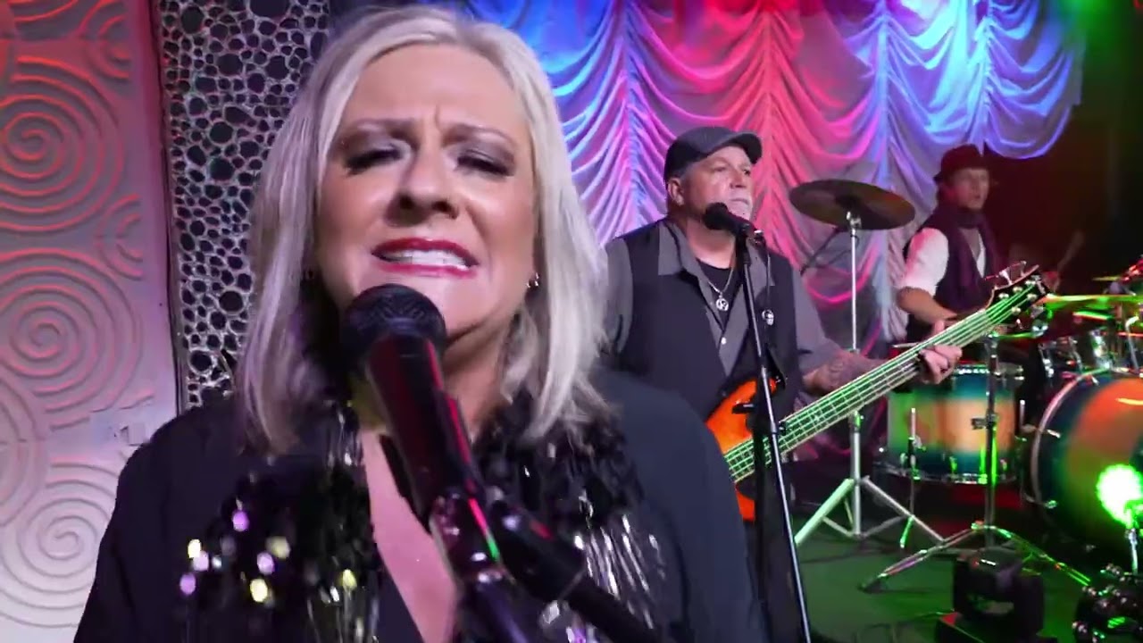 Promotional video thumbnail 2 for The CHAIN Premier Fleetwood Mac Tribute