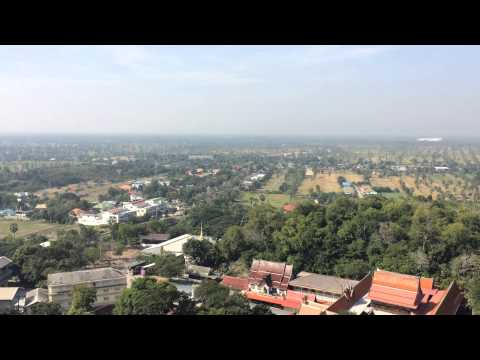 Vista fantástica da paisagem de Phetchaburi de cima de kao bandai it