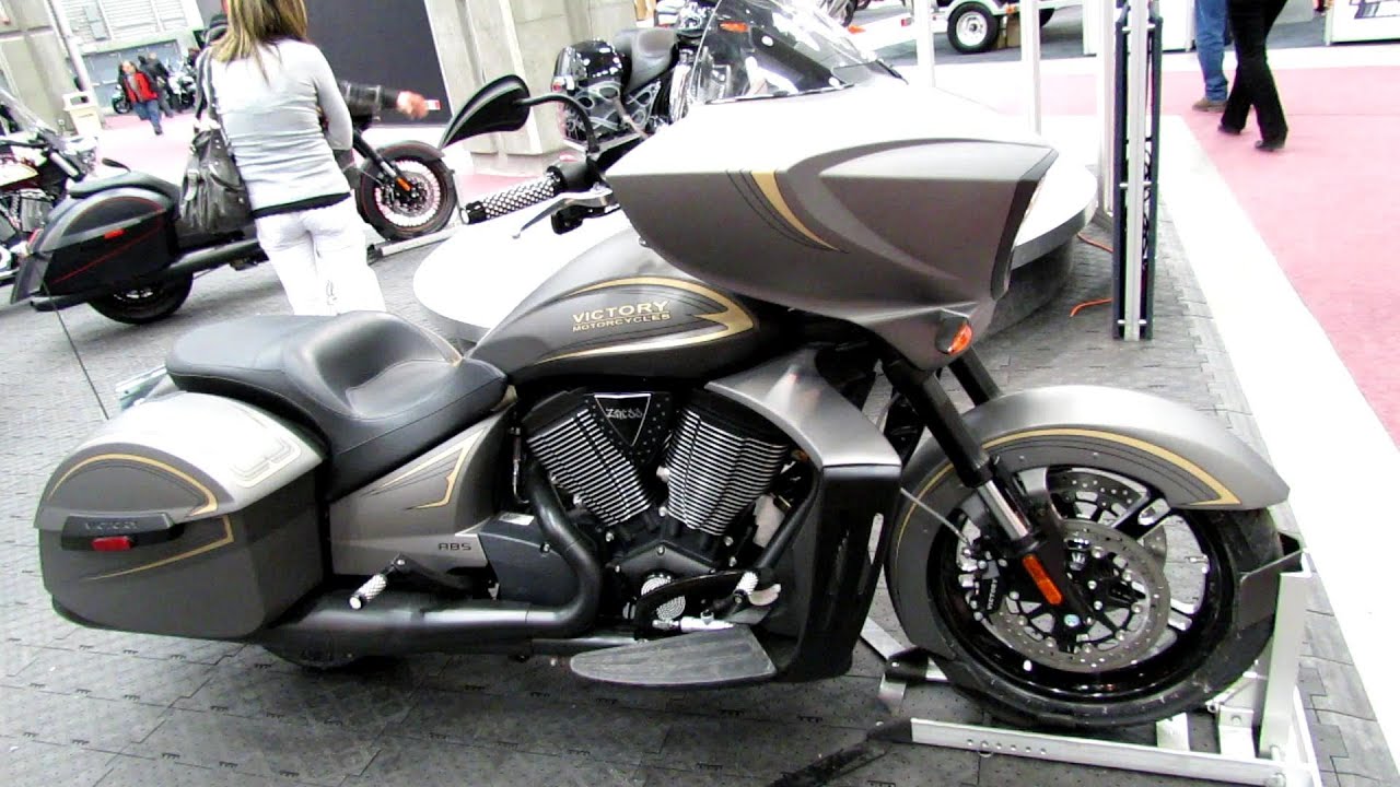 2013 Victory Zach Ness Cross Country - Walkaround - 2013 Quebec Motorcycle Show