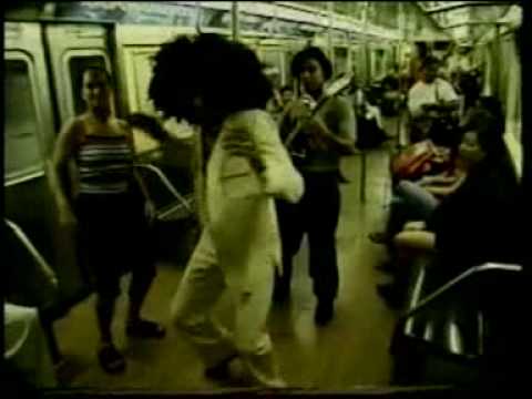 elvis martinez por unas monedas