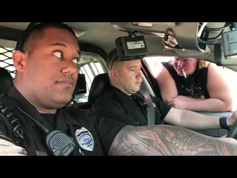 woman forces cop to take her on date during routine traffic stop