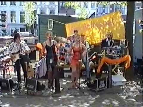 Pink Pettycoat Koninginnedag 1999 deel 1