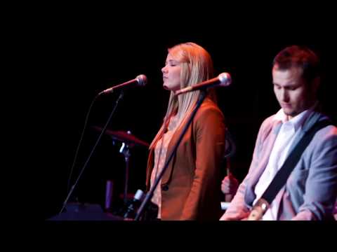 Alin si Emima Timofte - O noapte sfanta binecuvantata (Official Audio)