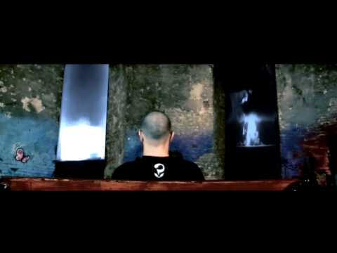 Carbon feat. Cedry2k & Guess Who - Introspectii