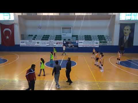 Geleneksel Çocuk Oyunları 6.sinif Kaleli Yakan top kız takımımız