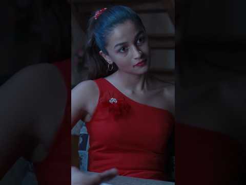 Alia Bhatt’s ICONIC Red Heel Scene That Left Vijay Varma SHOOK 🔥 #Darlings