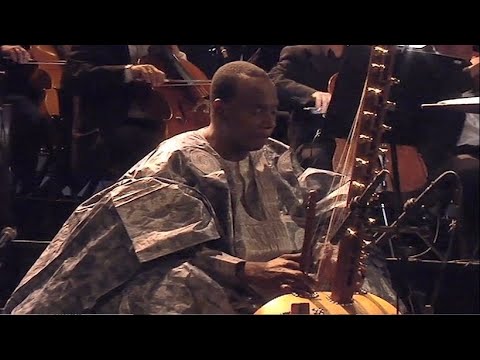 Toumani Diabaté and the London Symphony Orchestra - The Making of 'Kôrôlén'