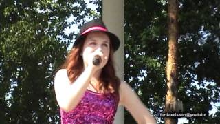 Amy Diamond - Speed Of Light (Eskilstuna 2011-06-06).mpg