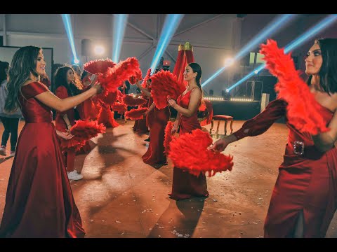 GELIN VE ARKADASLARI KINA GECESI ACILISI 😍💃🏻 CHOREGRAPHIE HENNÉ de SELIN 👯‍♀️👯‍♀️