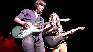 Melissa Etheridge and Peter Thorn - Guitar Fun 1, Kitchener-Canada, 12 Mar 11