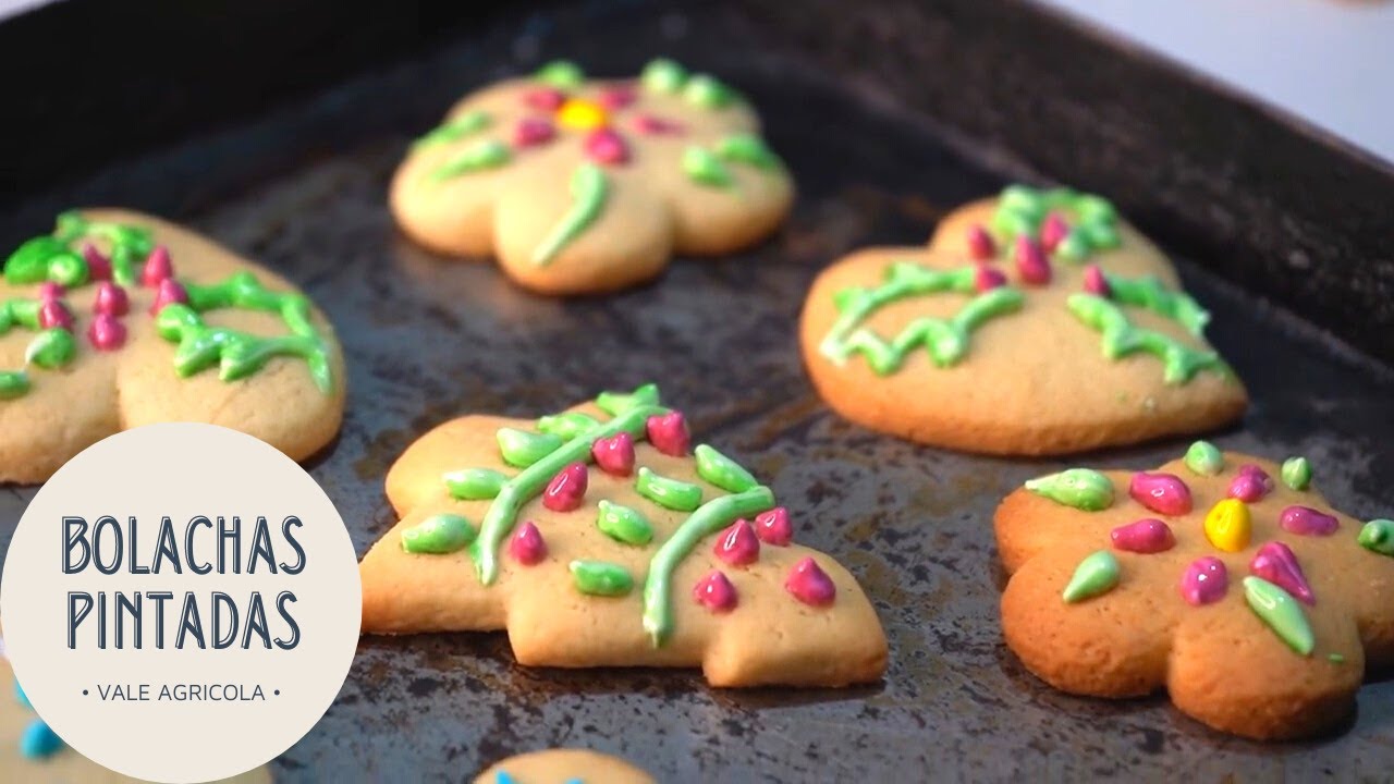 Aos 85 anos, dona Hilda ensina a fazer bolachas pintadas