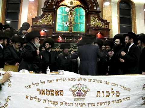 Satmar - Viznitz Wedding in Boro Park   Bobover Rebbe