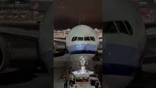 🇺🇸Los Angeles空港　　11:30  China Airlines. Boeing 777-300