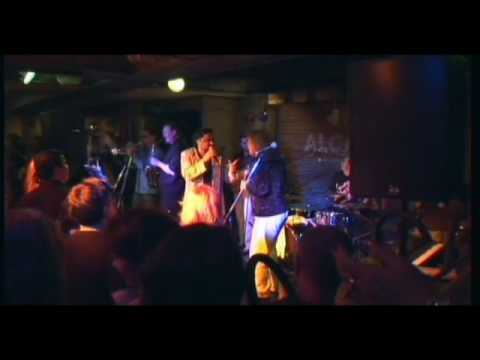 Éliás Jr. és Charlie