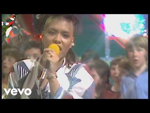 Bow Wow Wow - I Want Candy (Razzmatazz 1982)