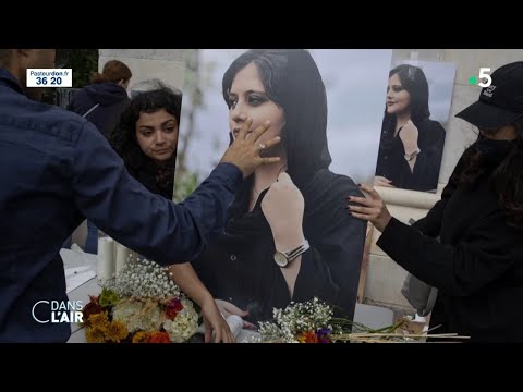 Iran : le régime peut-il tomber ? - Reportage #cdanslair 08.10.2022
