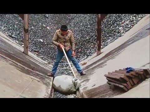 Barge unloading small cobblestone ! Today we have a big rock