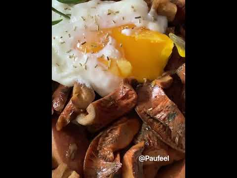 CAZUELA DE NÍSCALOS CON HUEVO POCHÉ