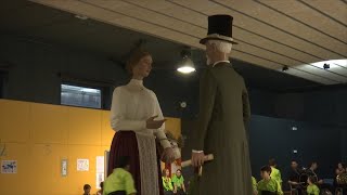 La pluja obliga a suspendre el ball de l'Espolsada i a modificar el passacarrers de Corró d'Avall