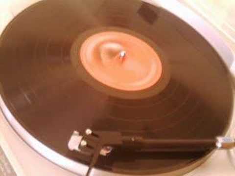 Harry Belafonte - Mama Look A Boo Boo (Carnegie Hall)