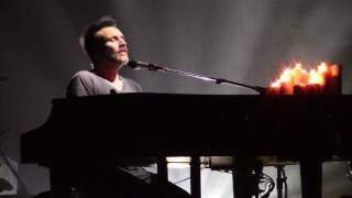 Nek Il mio amore è differente (suona il piano)  - Unici in Tour Bologna 29/04/2017