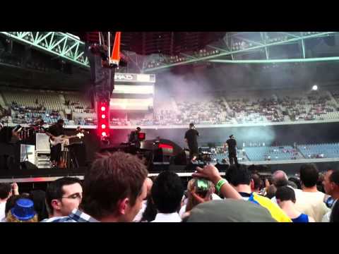 Jay Z (ft.Punjabi MC) @ U2 Concert  : Melbourne 03/12/10