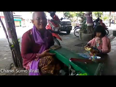 Mbah Sutirah pengamen Siter merdu banget suaranya