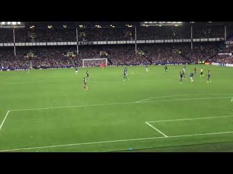 Everton attacking HNK Hajduk Split goal and Split fans singing