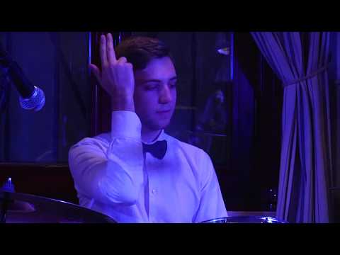 *Prêt-à-porter* LIVE @ Bik Cafè