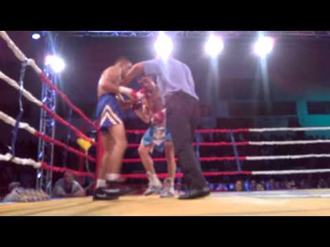 RUEDA ABURTO   EL KO QUE LLEGA rapido POR PARTE DEL CAMPEON