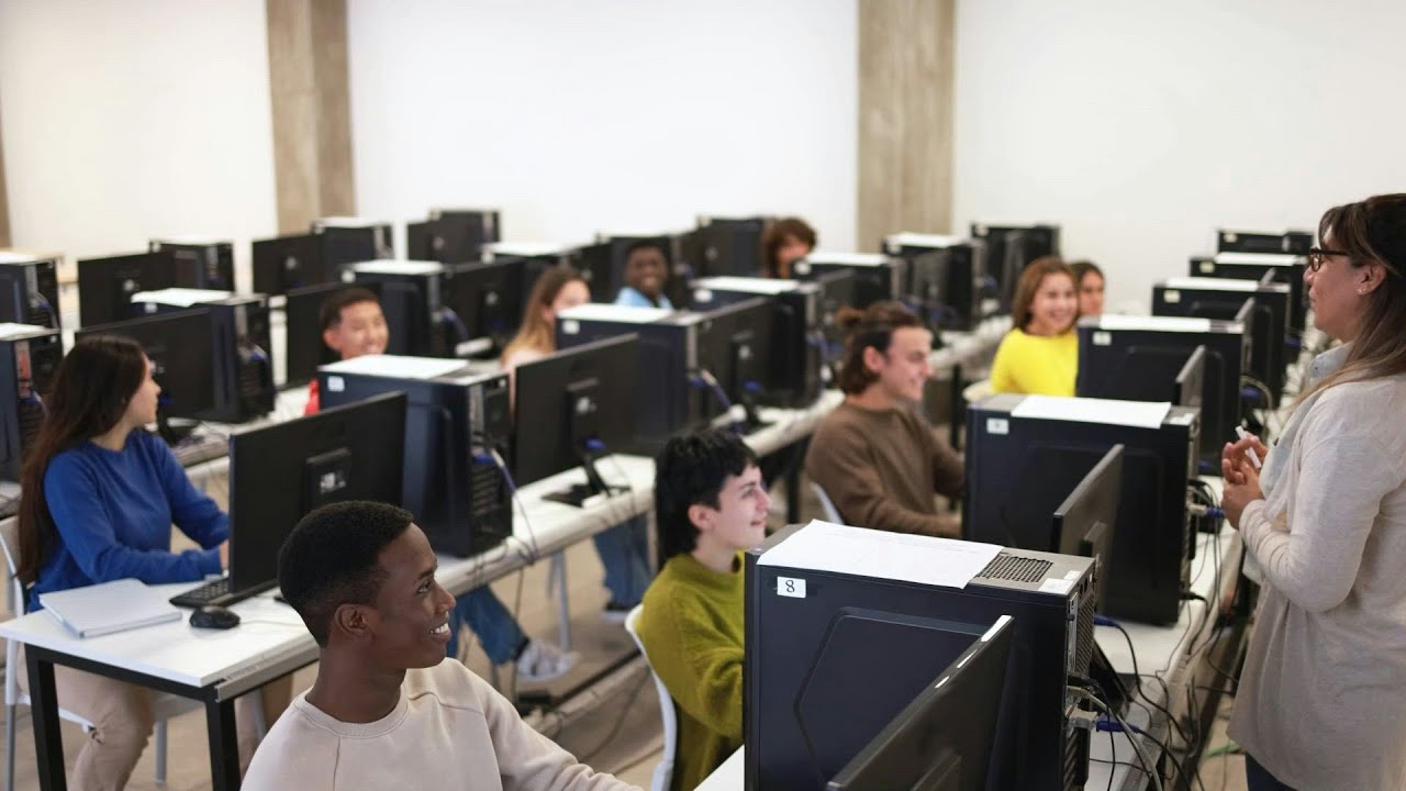 WELCOME TO NEW MEDIA!