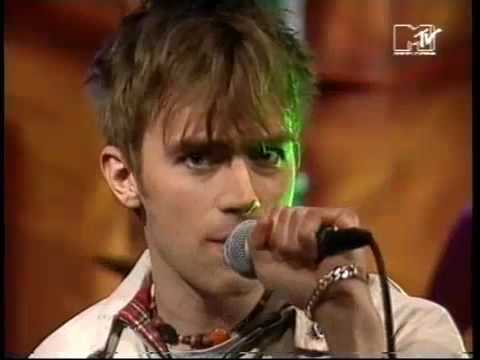 Blur live (performing "Parklife" on Ray Cokes) Part 1 of 2
