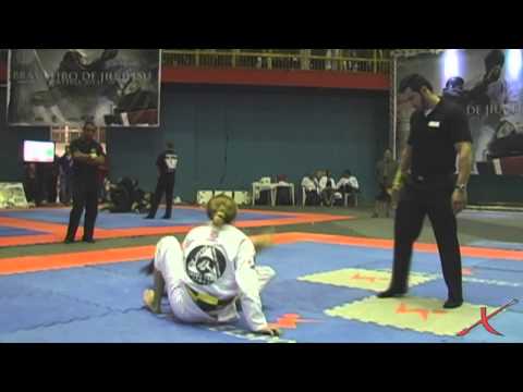 BRASILEIRO CBJJE 2013 - Nathiely Karoline x Gisele Tanide  by X-COMBAT