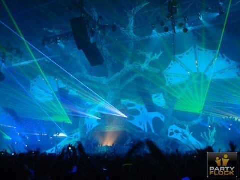 Noizesupressorz Holes In Your Chest (HQ)