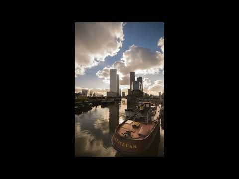 Wie is God behalve onze Heer?