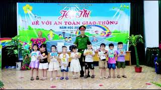 Bé với an toàn giao thông