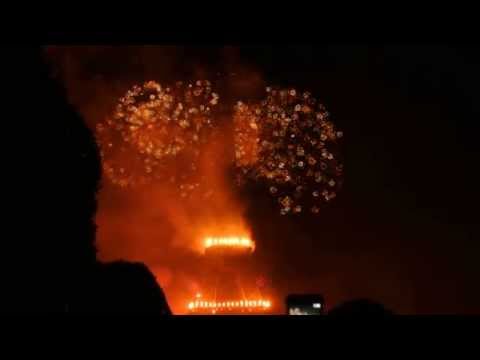 Feu d'Artifice 14 Juillet 2014 Paris - Tour Eiffel - Mozart Requiem (1/2) [HD]