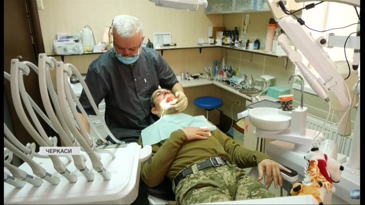 🦷Лікує зуби за 50 грн: як ДОПОМАГАЄ ЗСУ волонтер з Черкащини