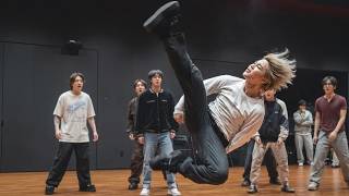 Download lagu Millions of Fans Are Shocked! Jimin Shocks Fans with His Extreme Dance Performance! mp3