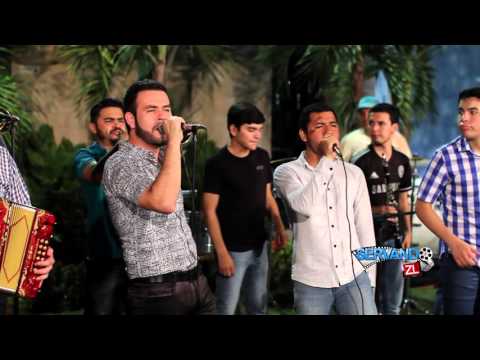 Grupo Fernandez Ft. Banda Renovacion - Los 3 Tipos (En Vivo 2016)