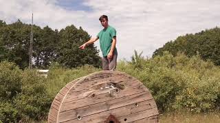 Petit Biscuit &amp; Møme (ft: Isaac delusion)- Gravitation\\\\\\\\UNOFFICIAL VIDEO