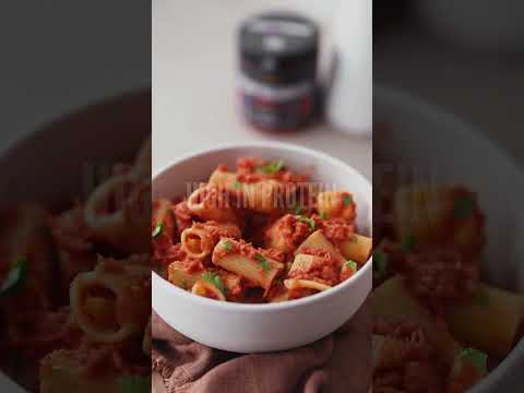 Vegan Bolognese Sauce | All the flavour of Italy in a fit and soy-free version! 🍝🌿