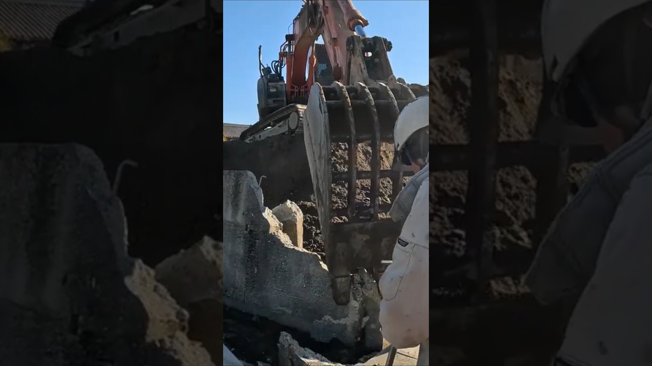 【パワーショベル】#擁壁#解体#工事現場
