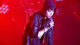 Crystal Castles - Courtship Dating (Reading 2009)