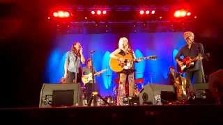 Emmylou Harris / Rodney Crowell - Stars on the Water / Even Cowgirls - Gold Coast, Australia, 1-7-15