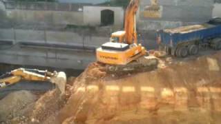 preview picture of video 'Construction d'un parking pour le monoprix à Mantes la jolie'