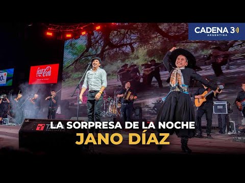 La sorpresa de la noche en Jesús María: Jano Díaz, el nene invitado por Piko, emocionó al público