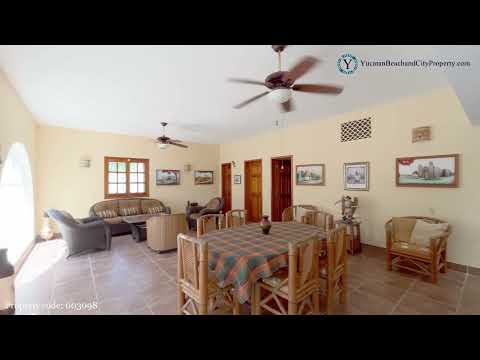 3 Bedrooms, 3 Bathrooms W / Huge Lot $249,000 USD